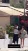 恋情曝光?亚马尔希腊度假,与20岁新绯闻女友牵手逛街被拍
